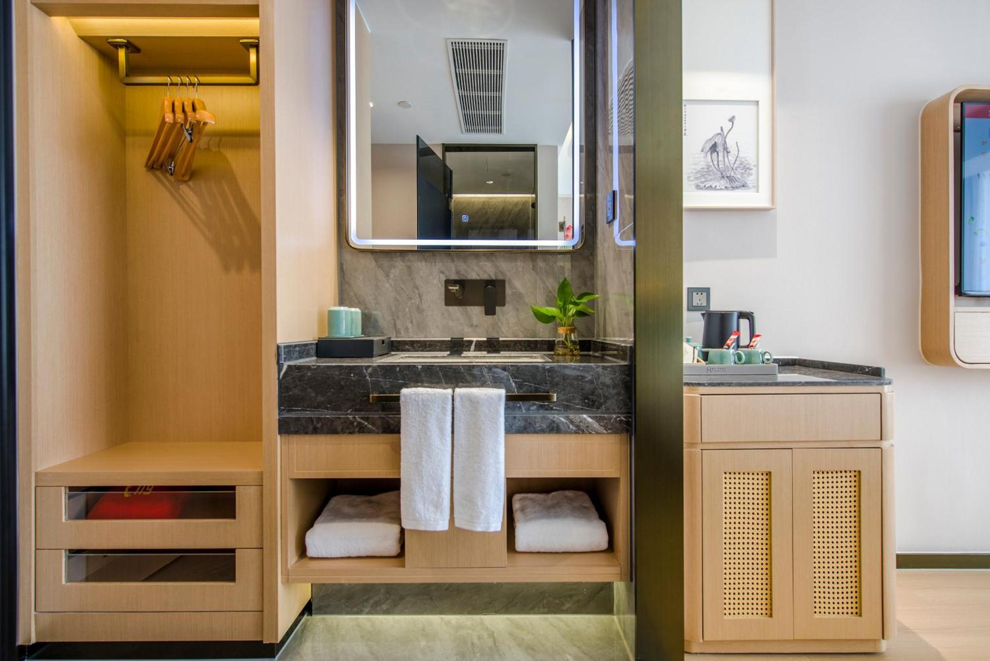 Yiwu Baide Theme Hotel Εξωτερικό φωτογραφία